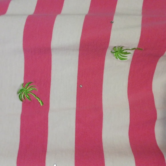 Cute Quacker Factory top - Picture 2 of 5